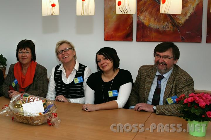 2008.11.14_16.07.25.JPG - Anna Maria Mhlmann, Anneliese Neudorfer, Elfriede Hirtenlehner, Dr. Wolfgang Apfelthaler (Geschftsfhrer v. "RdK")