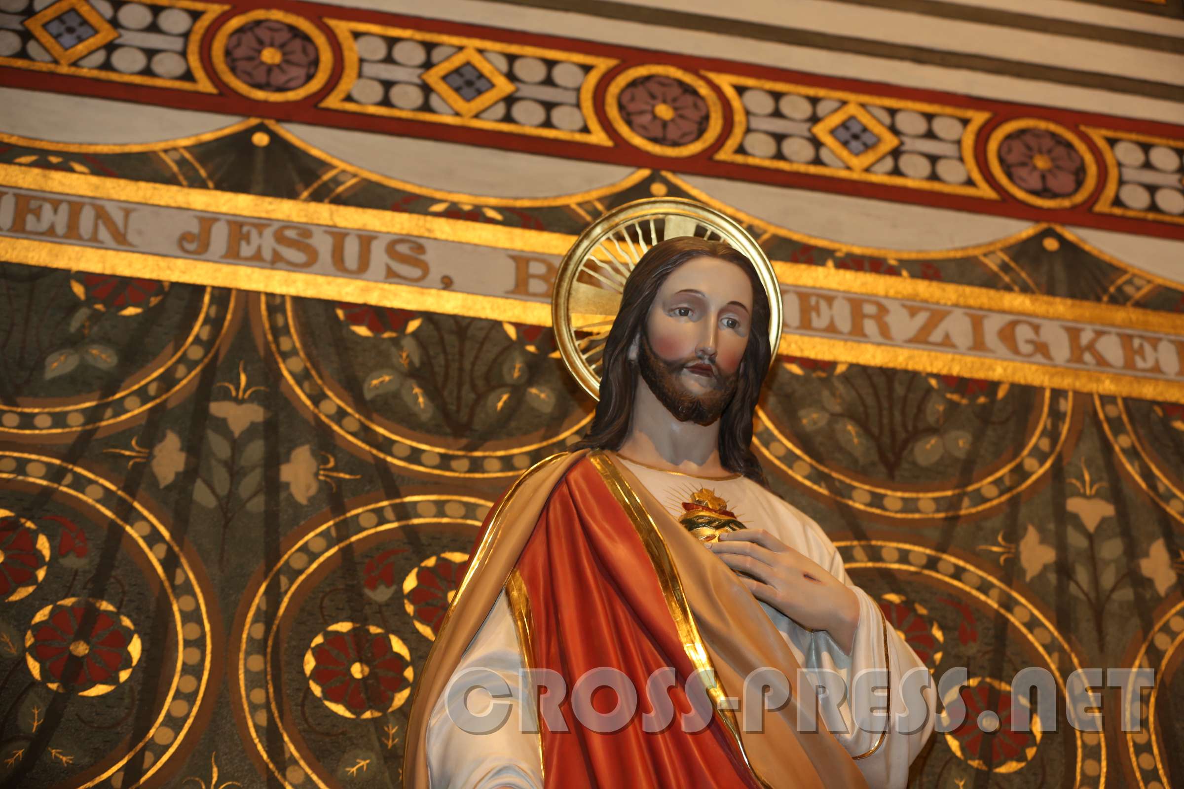 WiederEröffnung der KlosterKirche Herz Jesu-Statue aus dem Gr�dnertal