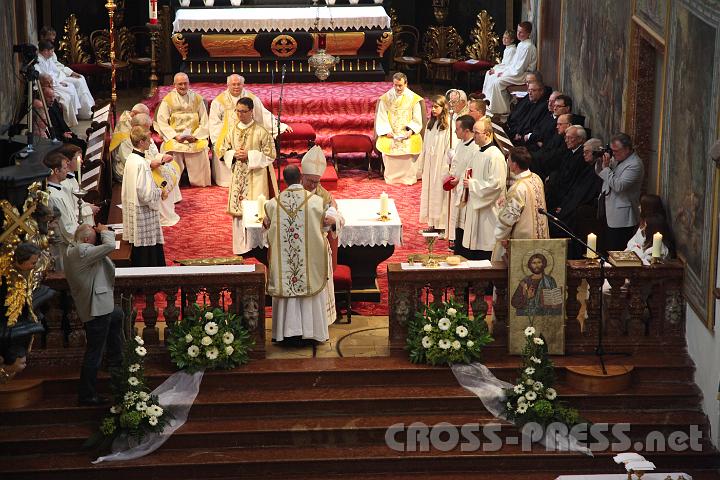 2013.06.30_16.18.25_01.jpg - Gratulation dem neuen Priester!