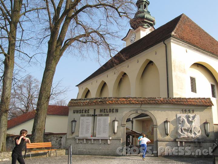 2012.03.23_15.33.40.jpg - Die einzigartige St.Peterer Wehrkirche.