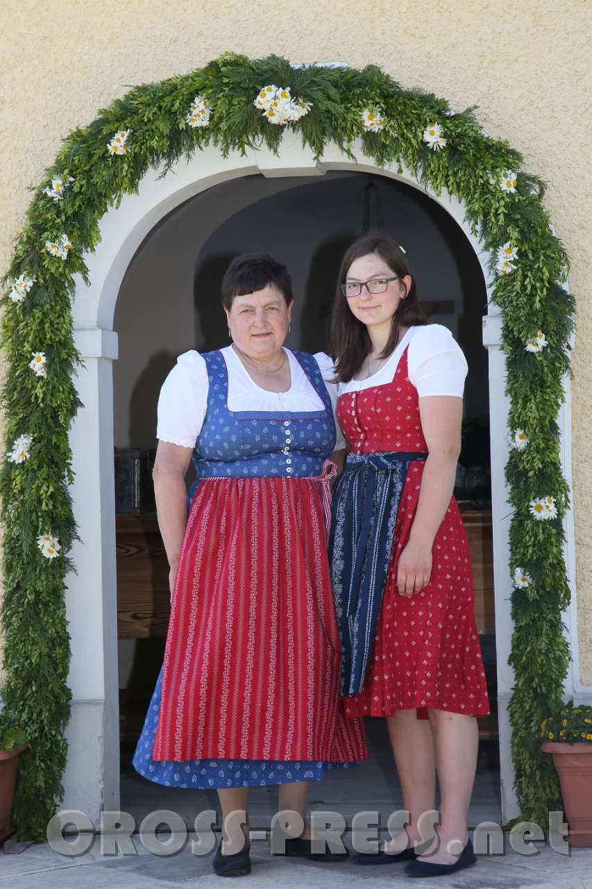 2017.05.28_15.29.30.jpg - Obfrau Grete Haas mit Tochter Theresia