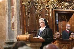 DankGottesDienst für Bischof Küng Sr. Franziska Bruckner, Generaloberin der Franziskanerinnen.