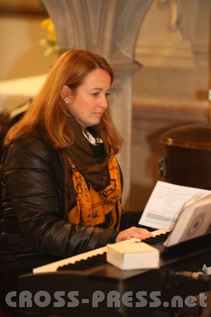 2014.11.23_19.12.27.jpg - Barbara Auer ist die Musikredakteurin des Radios.