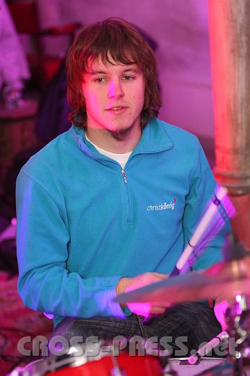 2011.10.28_20.21.44.jpg - Benni Pöchlauer, Band Leader on the Drums.