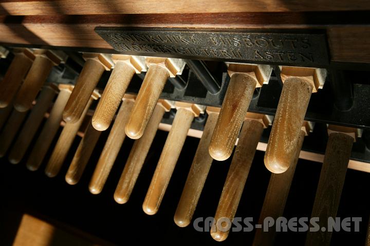 2008.11.16_12.36.28.JPG - Klaviatur des Glockenspiels.