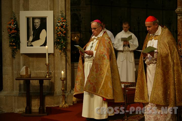 2008.11.15_19.06.56.JPG - Abt Gregor Henckel-Donnersmark und Kardinal Christoph Schnborn.
