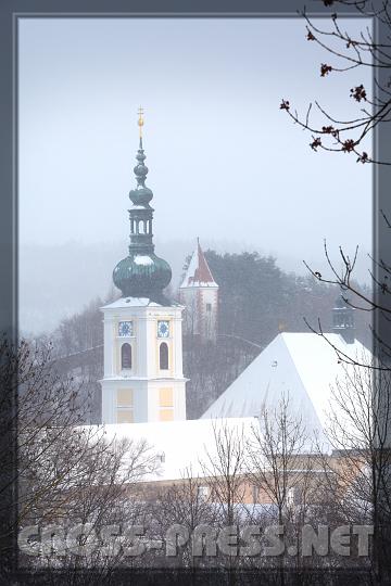 2009.02.18_13.14.19_02.jpg - Wei gekleidet prsentiert sich das Stift Heiligenkreuz im Wienerwald.
