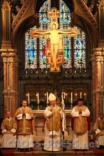 2011.06.02_09.55.36.jpg - Diakon Marcus Michael Riccabona, Abt Maximilian Heim und Pfarrer P.Pio Suchentrunk.