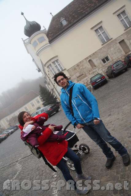 2014.01.18_13.17.07.jpg - Barbara von Radio Maria Südtirol mit Tochter Teresa und ihrem Mann.