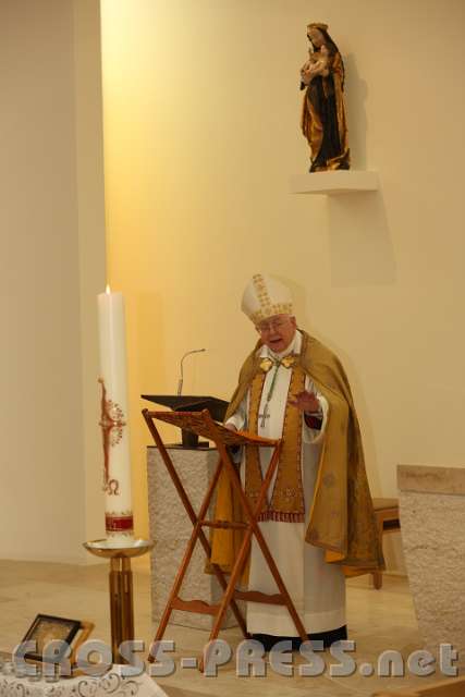 2014.06.25_17.16.33.jpg - Nuntius Zurbriggen bei seiner Predigt.