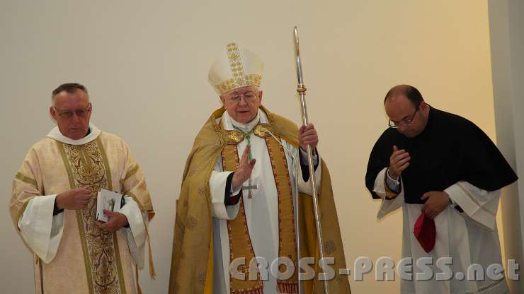 2014.06.25_17.39.05_01.jpg - Pontifikalsegen vom Apostolischen Nuntius in Österreich, Dr. Peter Stephan Zurbriggen.
