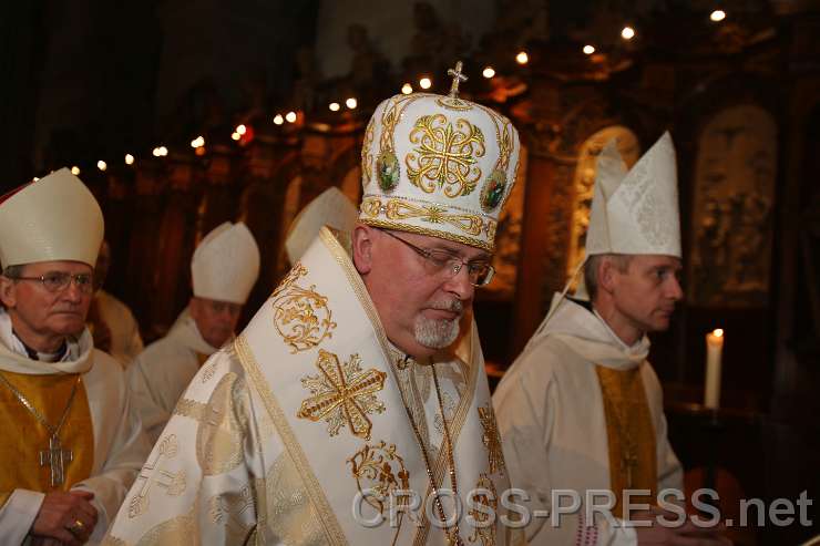 2015.04.30_16.47.44.JPG - Ein Bischof aus Ukraine.