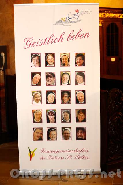 2016.01.29_18.51.02.JPG - Plakat "Geistlich leben" von der Frauengemeinschaften der Diözese St.Pölten.