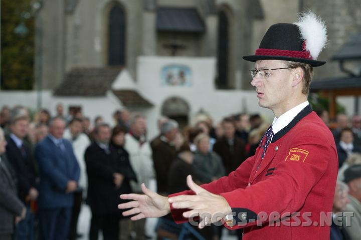 2008.09.21_11.32.21.JPG - Gemeindeamtsleiter Christian Perndl in seiner Funktion als Kapellmeister.