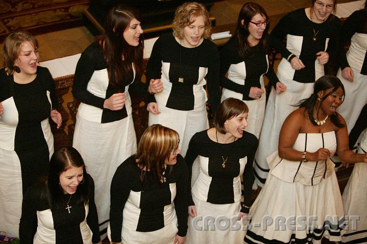 2008.12.07_16.53.32.JPG - Die "Queens of Gospel", erst 8 Monate jung und schon so professionell. :)