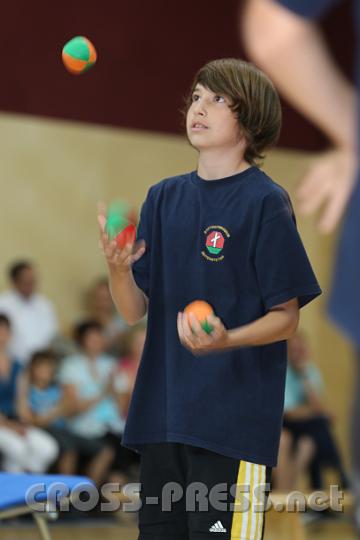 2012.06.23_10.06.01.jpg - Die Kunst des Jonglierens: gutes Training der Bewegungskoordination.