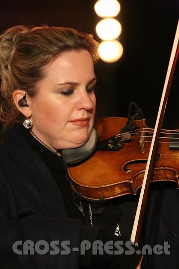 2013.03.17_21.04.17.jpg - Nadine Gürke aus Berlin beherrscht ihre Geige wahrlich virtuos.