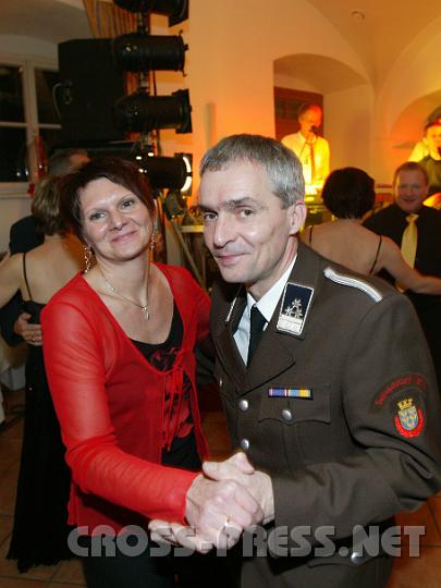 2009.01.10_22.22.18.JPG - Unternehmer und altgedienter Feuerwehrmann Willi Fritsch mit Gattin.