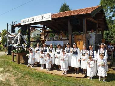 Proslava Velike Gospe na Kamenskom Kamensko, Karlovac, 15.08.2021 Svečanu sv. misu na blagdan uznesenja bl. djevice Marije u Nebo je predvodio fra. Mate...