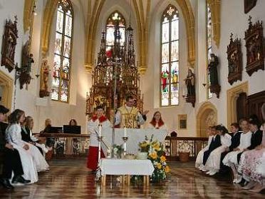 Erstkommunion 2022 in Wolfsbach Wolfsbach, 21.05.2022 Die heurige Erstkommunion stand unter dem Motto „Geborgen in Gottes Hand“. 23 Kinder durften...