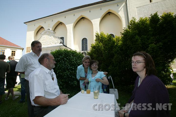 2008.06.01_10.26.16.JPG - Jeder beeintrchtige Mensch ist fr uns ein Geschenk Gottes, denn durch ihn werden wir gezwungen das zu lernen, was einem erst den Himmel ffnet:  uneigenntzig, selbslos zu lieben und den Willen Gottes anzunehmen.