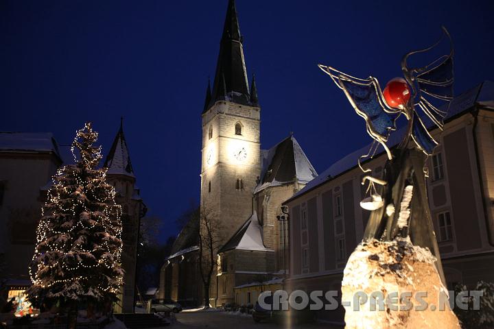 2010.12.17_08.07.51.jpg - So stimmungsvoll ist der Stadtplatz doch nur im Winter...