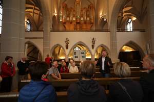 Lange Nacht der Kirchen - Haag Mag. Florian Losbichler erklärt die Besonderheiten der Haager spätgotischen Wehrkirche.
