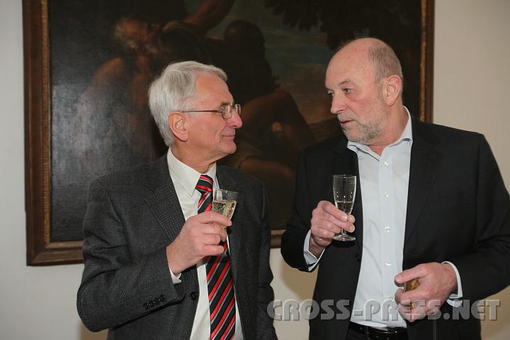2011.03.21_11.57.32.jpg - Bürgermeister Deinhofer im Gespräch mit Prof. Piwonka.