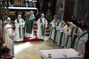 Hl.Messe zum Abschluss der Exerziten Konvente der Stife Seitenstetten und Altenburg beim feier der hl.Messe.