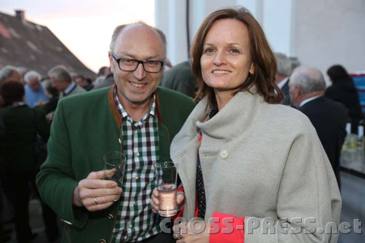 2014.06.03_20.46.01.jpg - Der Aschbacher Bürgermeister Franz Kirchweger und Bezirkshauptfrau Mag. Martina Gerersdorfer.