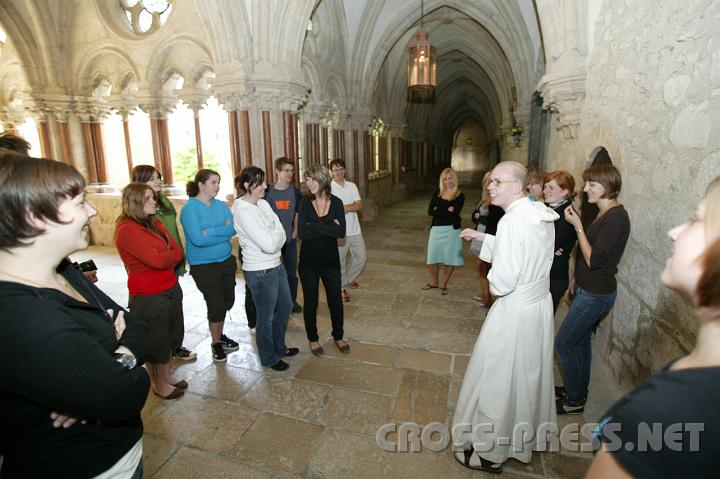 2008.07.05_08.30.49.JPG - Fhrung durch Stift Heiligenkreuz mit Fr. Coelestin