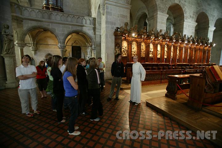 2008.07.05_09.23.00.JPG - Fhrung durch Stift Heiligenkreuz mit Fr. Coelestin