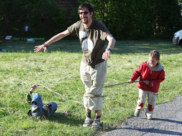 2011.05.07_18.00.01.jpg - So fängt man einen Klosterausbrecher wieder ein.  ;)