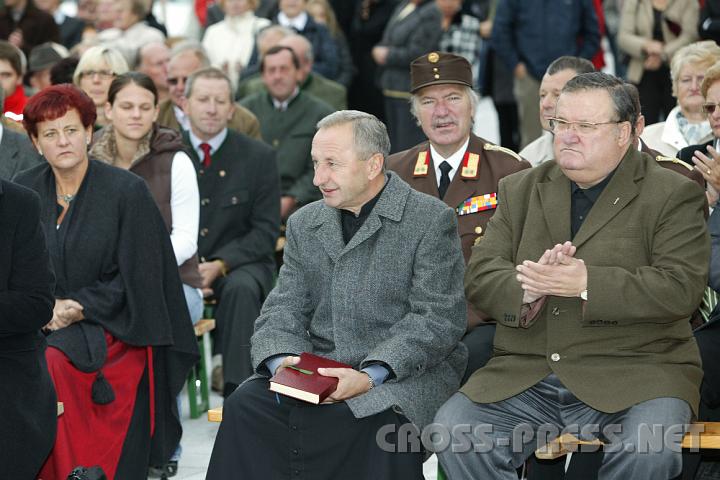 2008.09.21_11.05.25.JPG - Pfarrer Thaddus Gornicki von Haidershofen und sein Amtskollege Josef Maresch von Vestenthal.